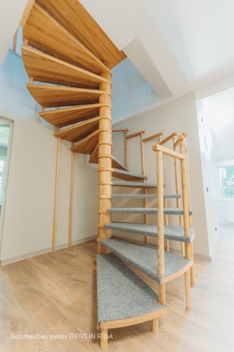 Sludinājumi. Tiek pārdots, gaišs, mājīgs dzīvoklis svaigi izremontētā mājā Mežaparkā.  Divu līmeņudzīvoklis Cena: 186450 EUR Foto #5