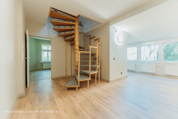 Sludinājumi. Tiek pārdots, gaišs, mājīgs dzīvoklis svaigi izremontētā mājā Mežaparkā.  Divu līmeņudzīvoklis Cena: 186450 EUR Foto #6