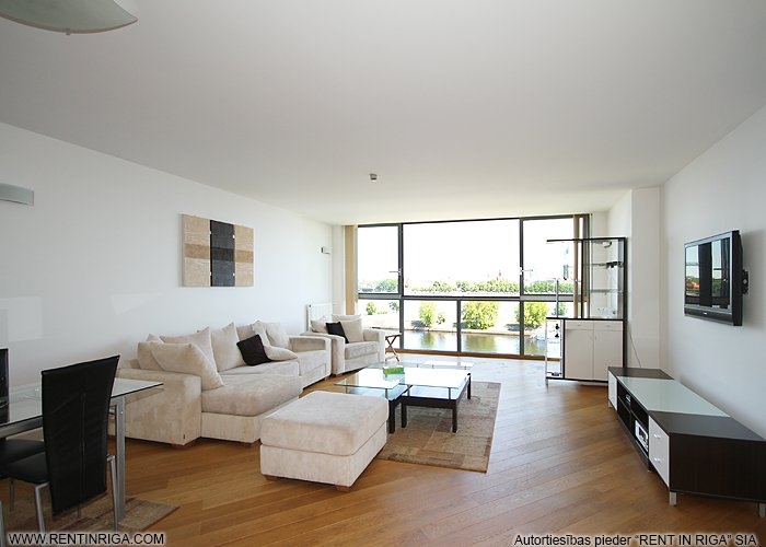 Sludinājumi. Visiespaidīgākais šajā dzīvoklī ir tiešais skats uz ūdens plašumu, varēsiet vienkārši atlaisties Cena: 340000 EUR Foto #4