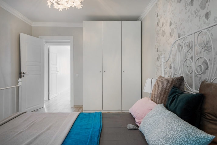 Sludinājumi. Pārdodu skaistu 3 istabu dzīvokli Iļģucemā.  Dzīvoklis sastāv no priekštelpas, viesistabas, divām Cena: 88900 EUR Foto #2