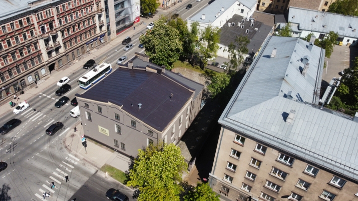 Sludinājumi. Atsevišķa ēka ar privātu teritoriju/ stāvvietām centrā.  Īpašumam ir lielisks potenciāls tikt Cena: 8183 EUR/mēn Foto #3