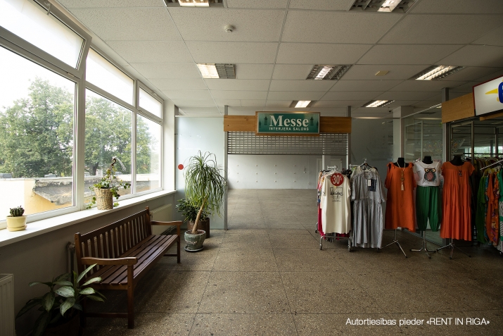 Объявление. T/C \'Liedags\' Slokā, piedāvājam veikala telpas 500 m2 platībā.  Ēkas enkurnomnieks pārtikas veikals Цена: 1551 EUR/мес. Foto #6