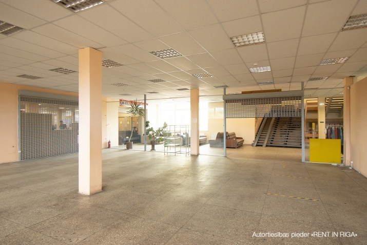 Объявление. T/C \'Liedags\' Slokā, piedāvājam veikala telpas 500 m2 platībā.  Ēkas enkurnomnieks pārtikas veikals Цена: 1551 EUR/мес. Foto #9