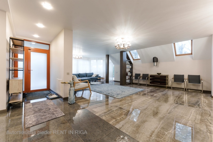 Sludinājumi. Tiek pārdota 3 stāvu māja (dvīnu mājas sekcija), 1 līnijā, Bulduri, Jūrmala. Mājas kopējā platība Cena: 820000 EUR Foto #9