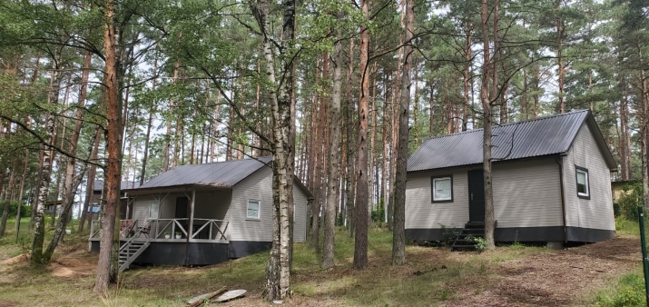 Sludinājumi. Pārdod zemi Lielupes krastā ar divām jaunām mājiņām -  vasarnīcu 50m2 un viesu namiņu 35m2.   Cena: 130000 EUR Foto #4