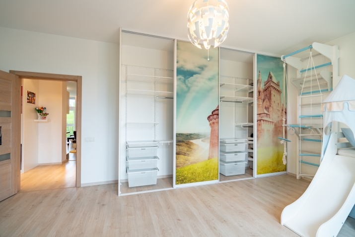 Sludinājumi. Tiek pārdots plašs  4-istabu dzīvoklis ar pārdomātu plānojumu, Juglas mikrorajona zaļākajā daļā, Cena: 221500 EUR Foto #7