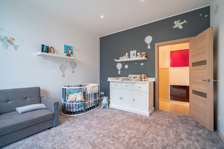 Sludinājumi. Tiek pārdots plašs  4-istabu dzīvoklis ar pārdomātu plānojumu, Juglas mikrorajona zaļākajā daļā, Cena: 221500 EUR Foto #8