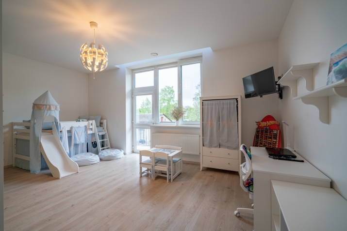 Sludinājumi. Tiek pārdots plašs  4-istabu dzīvoklis ar pārdomātu plānojumu, Juglas mikrorajona zaļākajā daļā, Cena: 221500 EUR Foto #9