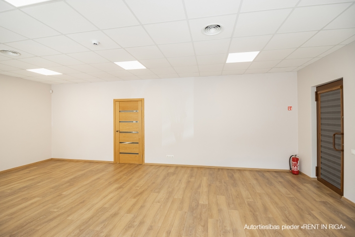 Sludinājumi. Ofisa telpas  Rīgas centrā, jaunā rekonstruētā projektā Pernavas iela. Telpas ir aprīkoti Cena: 1137 EUR/mēn Foto #2