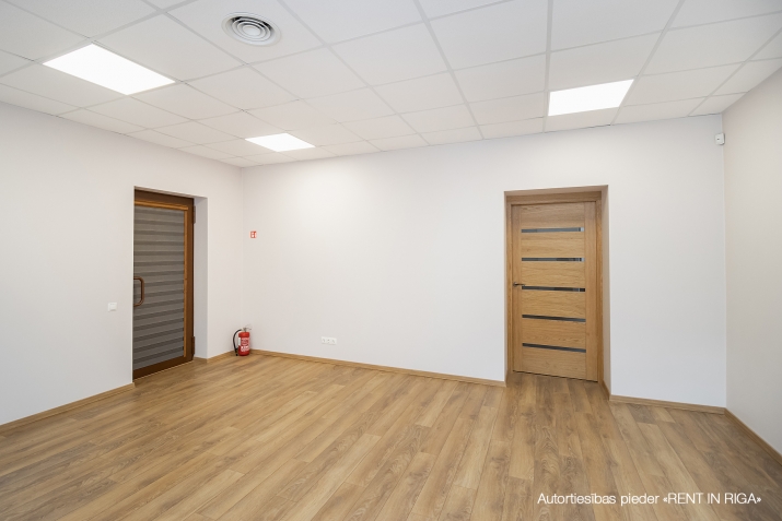 Sludinājumi. Jaunas ofisa telpas  Rīgas centrā, jaunā rekonstruētā projektā Pernavas iela. Telpas ir aprīkoti Cena: 1250 EUR/mēn Foto #4