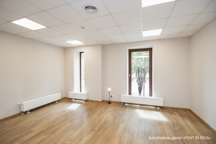 Sludinājumi. Jaunas ofisa telpas  Rīgas centrā, jaunā rekonstruētā projektā Pernavas iela. Telpas ir aprīkoti Cena: 1250 EUR/mēn Foto #1