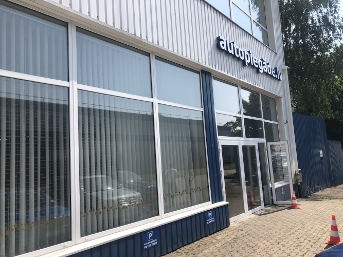 Sludinājumi. Piedāvājumā telpas Ķengaragā.  + 1. stāvs. + Lieli skatlogi. + Nomniekam iespēja izbūvēt savu ieeju Cena: 4320 EUR/mēn Foto #3