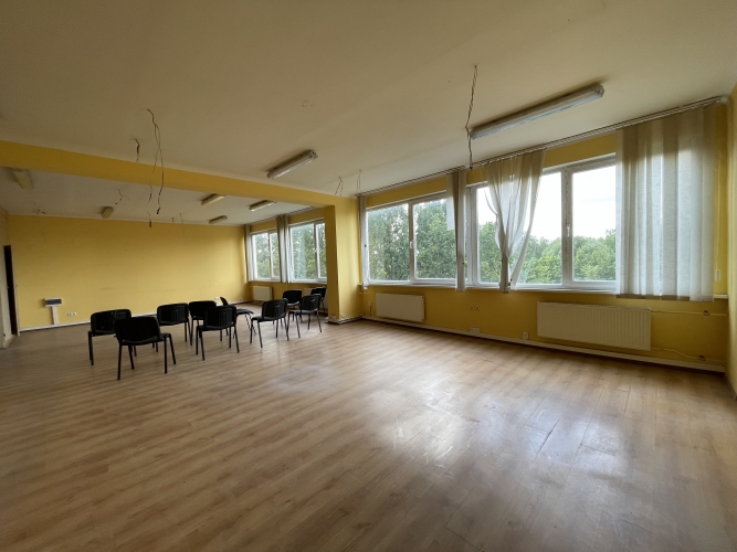 Sludinājumi. Birojs Pļavniekos.  Lifts. WC koplietošanas koridorī. Pilsētas apkure. Autostāvvieta. Cena: 288 EUR/mēn Foto #2