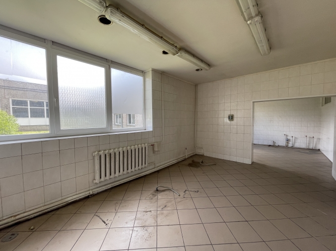 Объявление. Telpas ražotnei ar PVD. Industriālas teritorijas bijušās ēdnīcas telpas.   Ieeja no pagalmas daļas, Цена: 800 EUR/мес. Foto #1