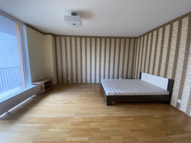 Объявление. Four-room apartment in Jaunā Teika.  Layout: a living room (relatively small) combined with the Цена: 850 EUR/мес. Foto #1