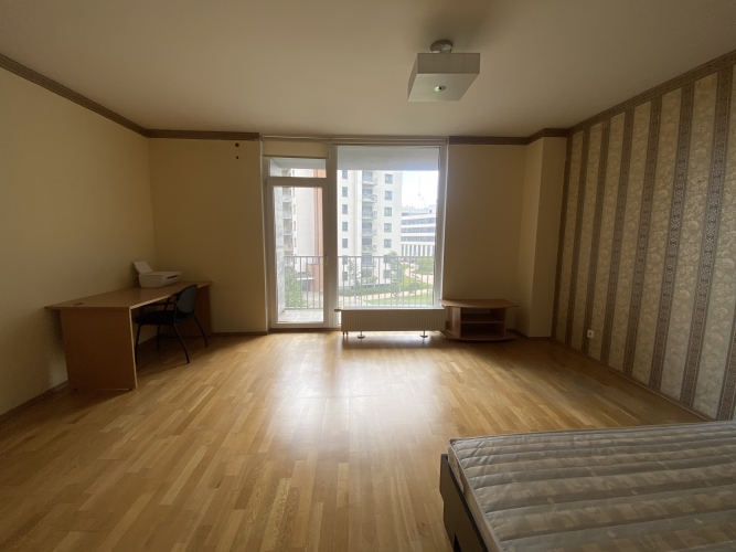 Объявление. Four-room apartment in Jaunā Teika.  Layout: a living room (relatively small) combined with the Цена: 850 EUR/мес. Foto #2