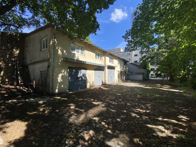 Объявление. Biroju ēku kompleks ar teritoriju Pārdaugavā.  + Īpašuma sastāvs: Divstāvu ēka 255 m2 platībā. 1. Цена: 1829 EUR/мес. Foto #1