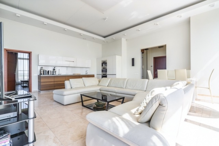 Sludinājumi. Unikāla iespēja iegādāties īstu penthouse dzīvokli Āgenskalnā. Dzīvoklis (133,2m2) aizņem visu 10. Cena: 550000 EUR Foto #5