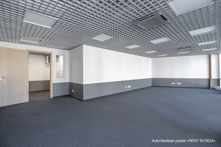 Sludinājumi. Birojs ar pilnu apdari, kura plānojums pielāgojams nomnieka vajadzībām, slēdzot nomas līgumu ne Cena: 1089 EUR/mēn Foto #2