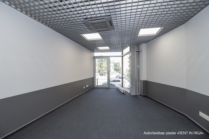 Sludinājumi. Birojs ar pilnu apdari, kura plānojums pielāgojams nomnieka vajadzībām, slēdzot nomas līgumu ne Cena: 1089 EUR/mēn Foto #4