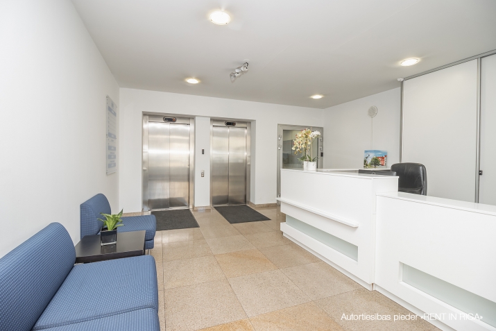 Sludinājumi. Birojs ar pilnu apdari, kura plānojums pielāgojams nomnieka vajadzībām, slēdzot nomas līgumu ne Cena: 1089 EUR/mēn Foto #8