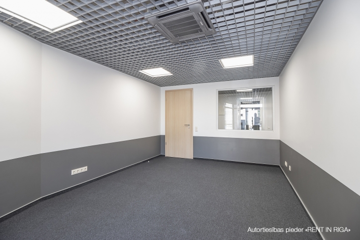 Sludinājumi. Birojs ar pilnu apdari, kura plānojums pielāgojams nomnieka vajadzībām, slēdzot nomas līgumu ne Cena: 1089 EUR/mēn Foto #5