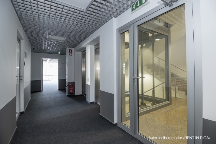 Объявление. Nomai tiek piedāvāts 197.6 m2 atvērta plānojuma birojs (t.sk. 42.5 m2 koplietošanas telpas) ar Цена: 1680 EUR/мес. Foto #8