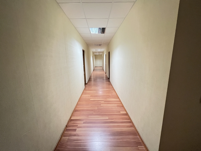 Sludinājumi. Piedāvājumā biroja telpas Brasā, Starta iela 1.  + Kopējā platība 32.4 m2;  + 2. stāvs; + Ap ēku Cena: 130 EUR/mēn Foto #4