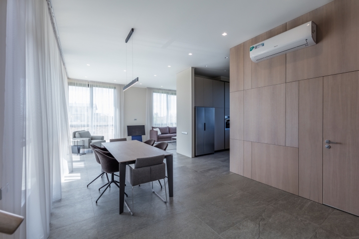 Sludinājumi. Tiek izīrēta moderna, aprīkota privātmāja Piņķos, kluba tipa ciematā Saliena. Ciemats ar vairākiem Cena: 3600 EUR/mēn Foto #8