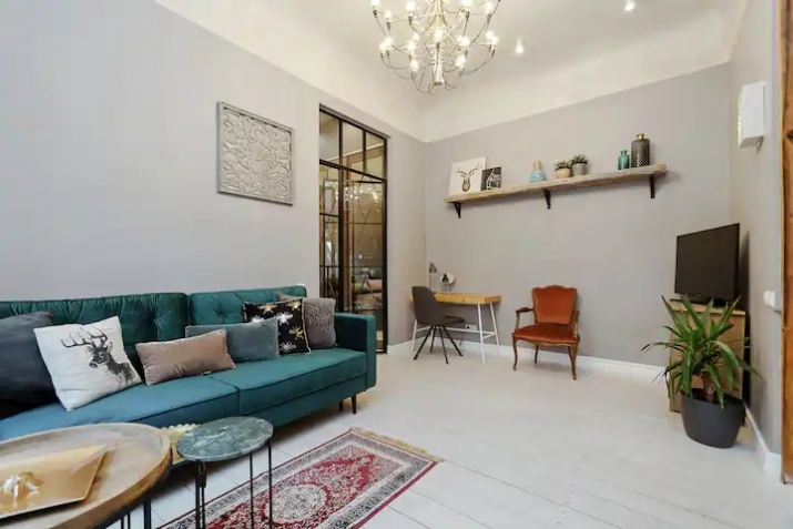 Объявление. Квартира находится в центре Риги, всего в 15 мин. пешком до Старого города Риги. Место находится Цена: 700 EUR/мес. Foto #3