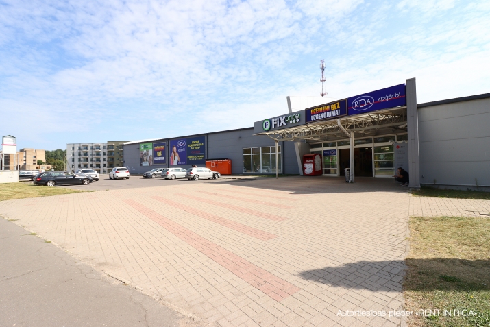 Sludinājumi. Iznomā telpas tirdzniecības centrā Mežciemā.   Telpas atrodas Hipokrāta ielā 26, ēkas 1. stāvā.   Cena: 4920 EUR/mēn Foto #7