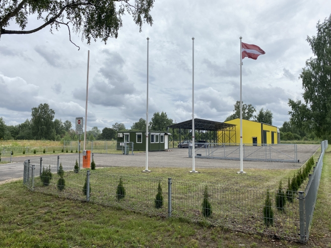 Sludinājumi. Noliktavas, ražošanas telpas Rumbula. Ēkas jaunas, tikko nodotas ekspluatācijā.  + Angārs 244m2 Cena: 4000 EUR/mēn Foto #1