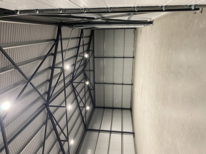 Sludinājumi. Noliktavas, ražošanas telpas Rumbula. Ēkas jaunas, tikko nodotas ekspluatācijā.  + Angārs 244m2 Cena: 4000 EUR/mēn Foto #9