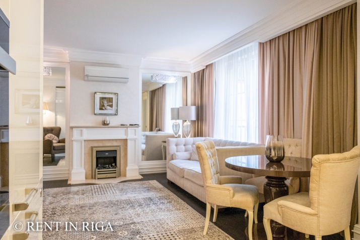 Sludinājumi. Izīrē 2-istabu dzīvokli elitārajā kompleksā Aleksandra Apartment.  Dzīvoklis sastāv no koridora, Cena: 1800 EUR/mēn Foto #1