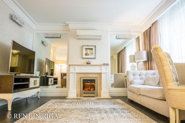 Sludinājumi. Izīrē 2-istabu dzīvokli elitārajā kompleksā Aleksandra Apartment.  Dzīvoklis sastāv no koridora, Cena: 1800 EUR/mēn Foto #2