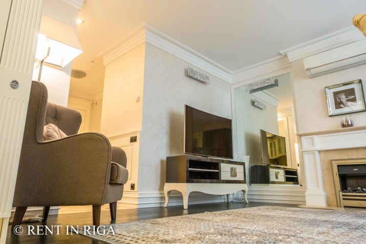 Sludinājumi. Izīrē 2-istabu dzīvokli elitārajā kompleksā Aleksandra Apartment.  Dzīvoklis sastāv no koridora, Cena: 1800 EUR/mēn Foto #4