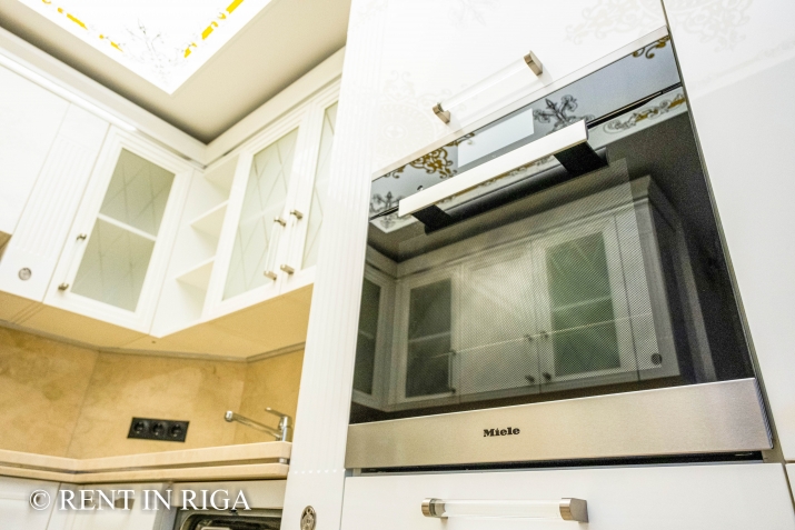 Sludinājumi. Izīrē 2-istabu dzīvokli elitārajā kompleksā Aleksandra Apartment.  Dzīvoklis sastāv no koridora, Cena: 1800 EUR/mēn Foto #9