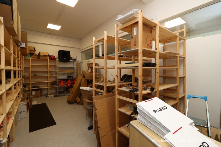 Sludinājumi. Izīrē telpas birojam vai veikalam renovētā ēkā Juglā, Brīvības gatvē 403.  Ļoti laba ēkas Cena: 850 EUR/mēn Foto #8