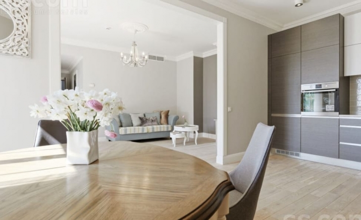 Sludinājumi. Pārdod plašu un ļoti jauku dzīvokli renovētā ēkā pašā Rīgas sirdī - Skolas ielā 20. Pagalma ēka, Cena: 308160 EUR Foto #4