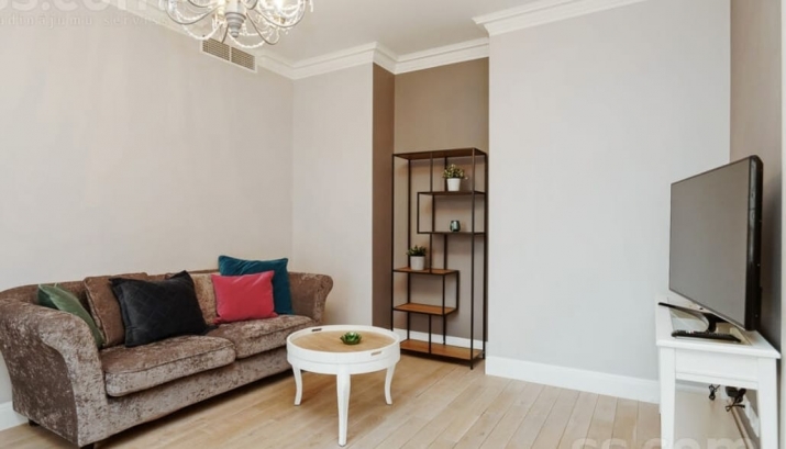 Sludinājumi. Pārdod plašu un ļoti jauku dzīvokli renovētā ēkā pašā Rīgas sirdī - Skolas ielā 20. Pagalma ēka, Cena: 308160 EUR Foto #6