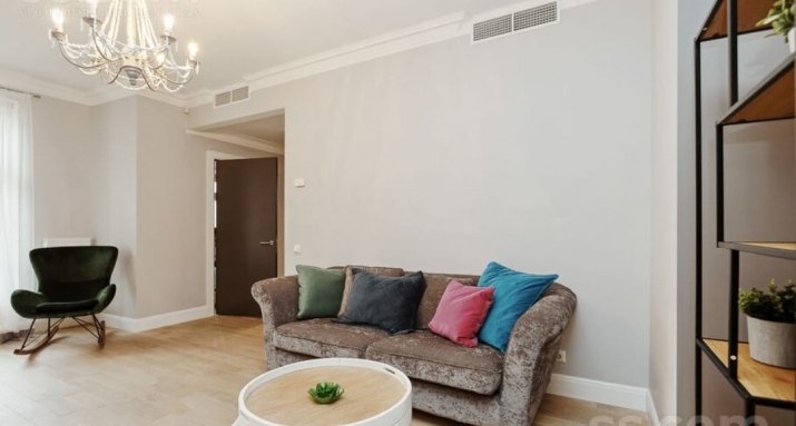 Sludinājumi. Pārdod plašu un ļoti jauku dzīvokli renovētā ēkā pašā Rīgas sirdī - Skolas ielā 20. Pagalma ēka, Cena: 308160 EUR Foto #8