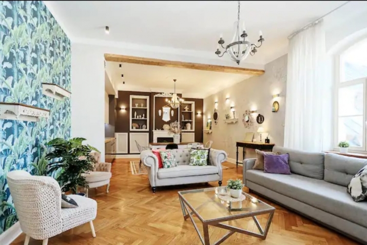 Sludinājumi. Līdz pavasarim (maijam) īrei tiek piedāvāts ļoti skaists dzīvoklis Vecrīgā. Dzīvoklis atrodas Cena: 750 EUR/mēn Foto #8