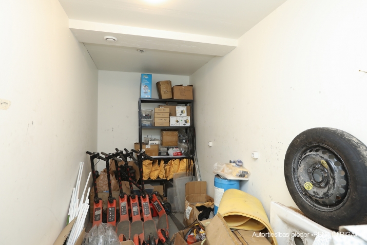 Объявление. Telpas veikalam, noliktavai vai citai nodarbei.  Platības sastāv no tirdzniecības zāles, Цена: 875 EUR/мес. Foto #9