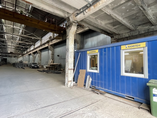 Объявление. Склад/производственное помещение без отопление. Отлично подходит под металлообработку.  Кран-балка Цена: 4147 EUR/мес. Foto #6