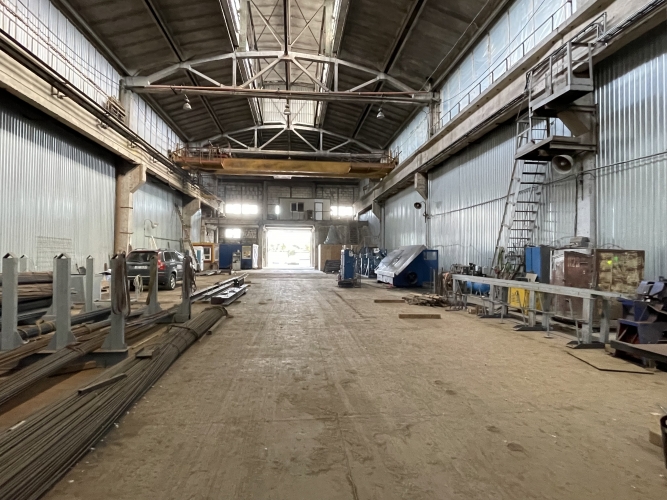 Объявление. Склад/производственное помещение без отопление. Отлично подходит под металлообработку.  Кран-балка Цена: 4147 EUR/мес. Foto #1