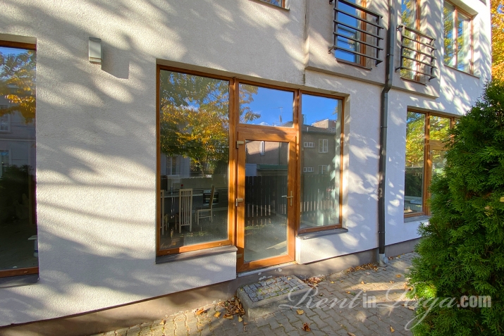 Sludinājumi. Pārdošanā rindu mājas vidus sekcija  dzīvoklis privātmāju rajonā Teikā, klusā ielā starp aktīvajām Cena: 240000 EUR Foto #3