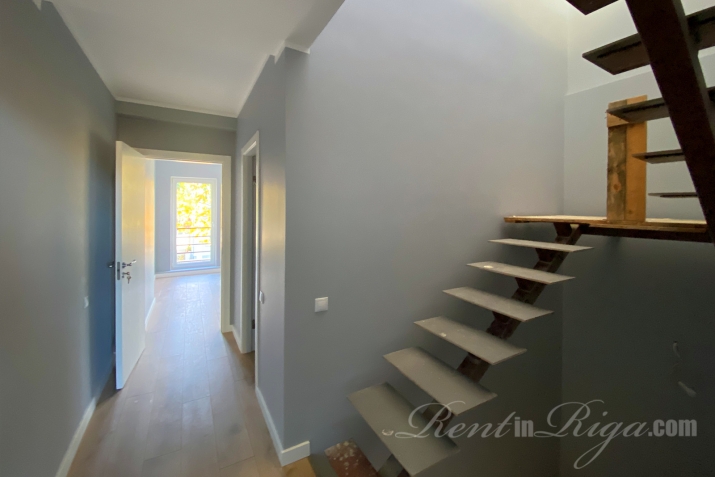 Sludinājumi. Pārdošanā rindu mājas vidus sekcija  dzīvoklis privātmāju rajonā Teikā, klusā ielā starp aktīvajām Cena: 240000 EUR Foto #5