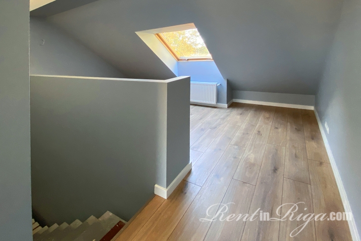 Sludinājumi. Jauna cena! Dzīvoklis, kā rindu mājas vidus sekcija privātmāju rajonā Teikā, klusā ielā starp Cena: 240000 EUR Foto #4