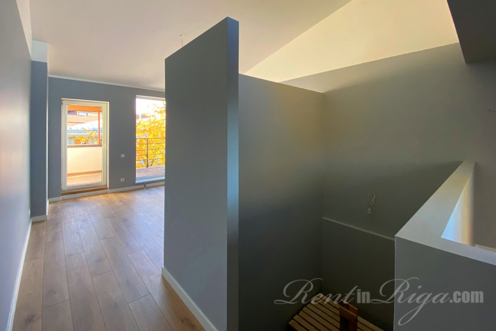 Sludinājumi. Jauna cena! Dzīvoklis, kā rindu mājas vidus sekcija privātmāju rajonā Teikā, klusā ielā starp Cena: 240000 EUR Foto #3