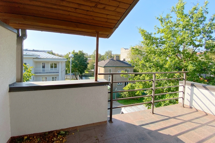 Sludinājumi. Jauna cena! Dzīvoklis, kā rindu mājas vidus sekcija privātmāju rajonā Teikā, klusā ielā starp Cena: 240000 EUR Foto #2